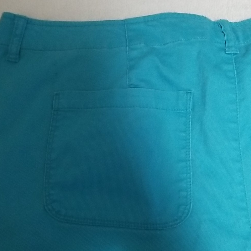 Junior Shorts - Picture 4 of 4
